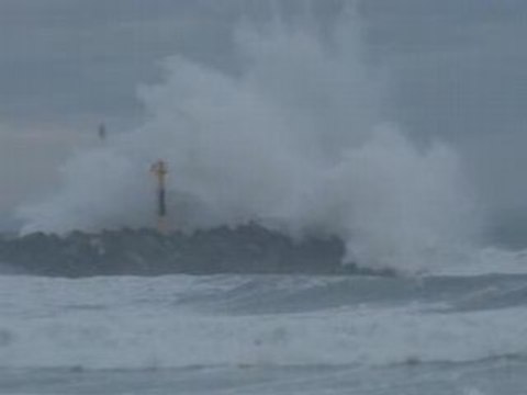 18 JANVIER 2009 GROS LA BARRE PHARE DE BIARRITZ ROCHER DE LA