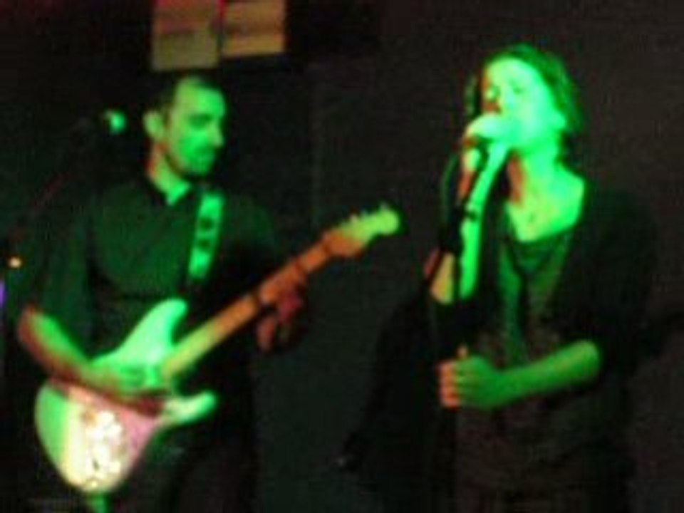Pantalon clair live eclipse café Paris