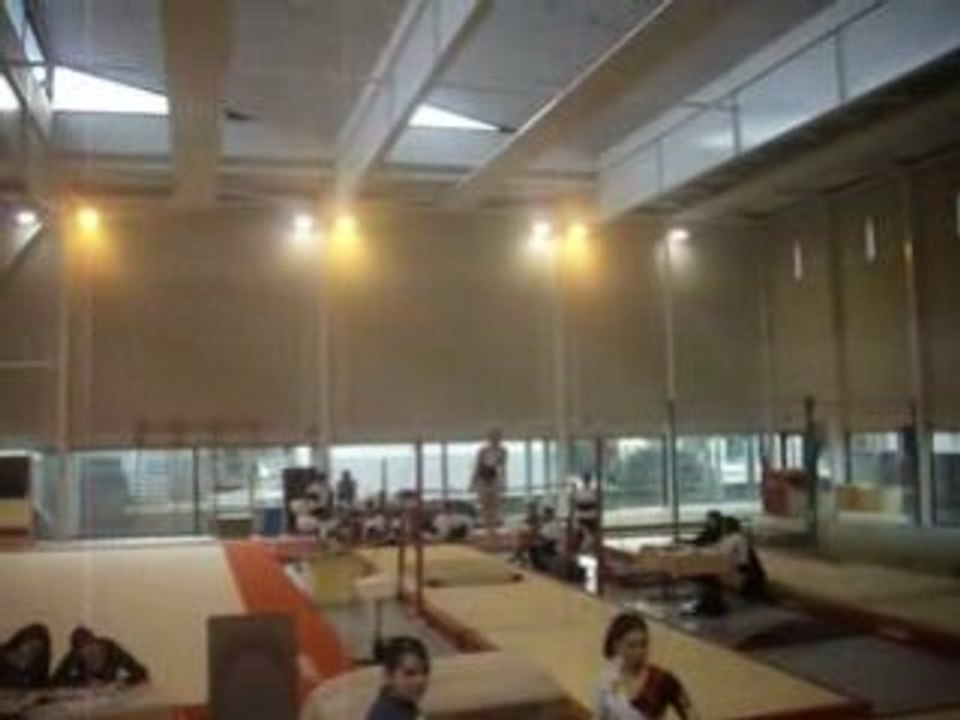 Barre Asymétriques, Compet Déborah St Pierre des Corps 2009