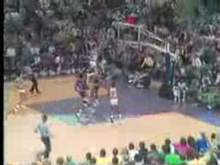 NBA Suns' Tom Chambers