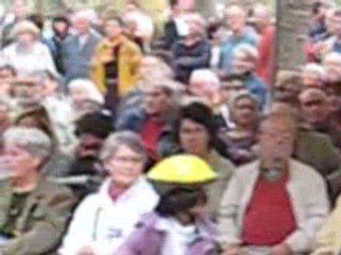 Yves Uzureau chante « Les ricochets » aux Journées Brassens