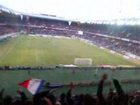 PSG-Sochaux: Chant + échange Auteuil/Boulogne