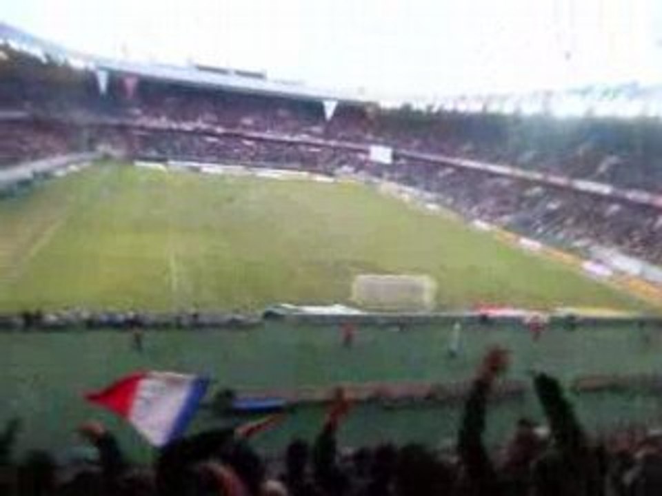 PSG-Sochaux: Chant + échange Auteuil/Boulogne