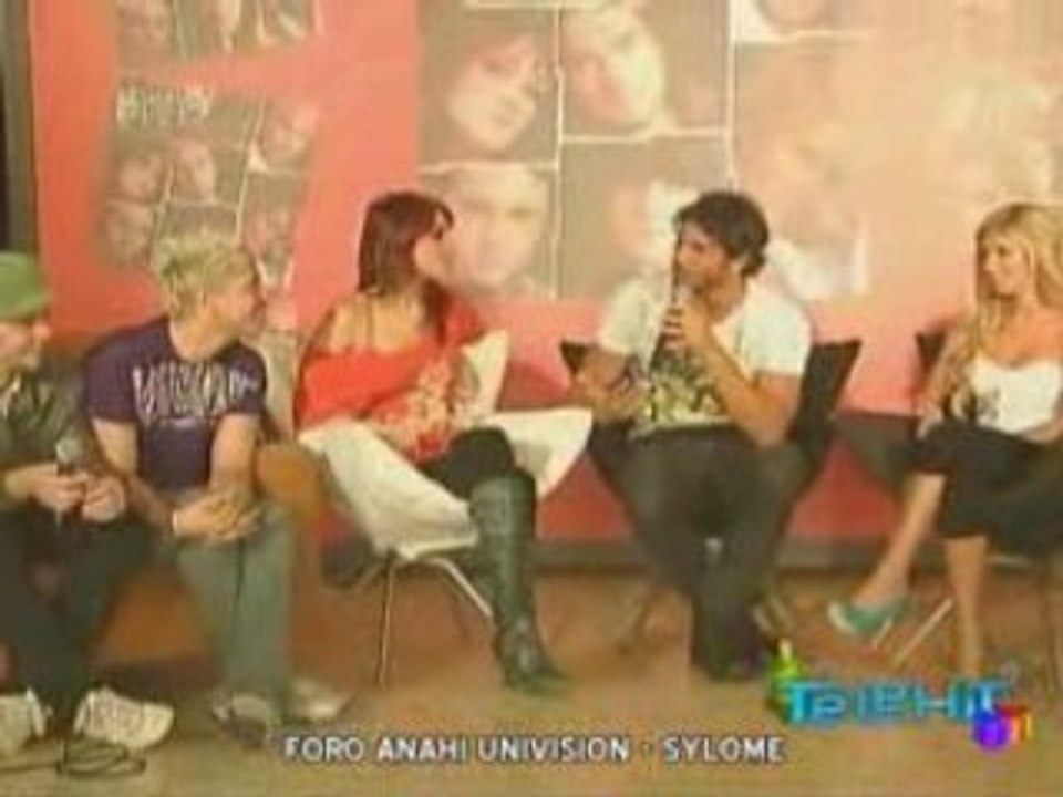 RBD - Especiales Telehit entrevista con Uriel Pt 1