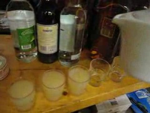 Comment servir l'anisette 1 - Les Arcs 2009