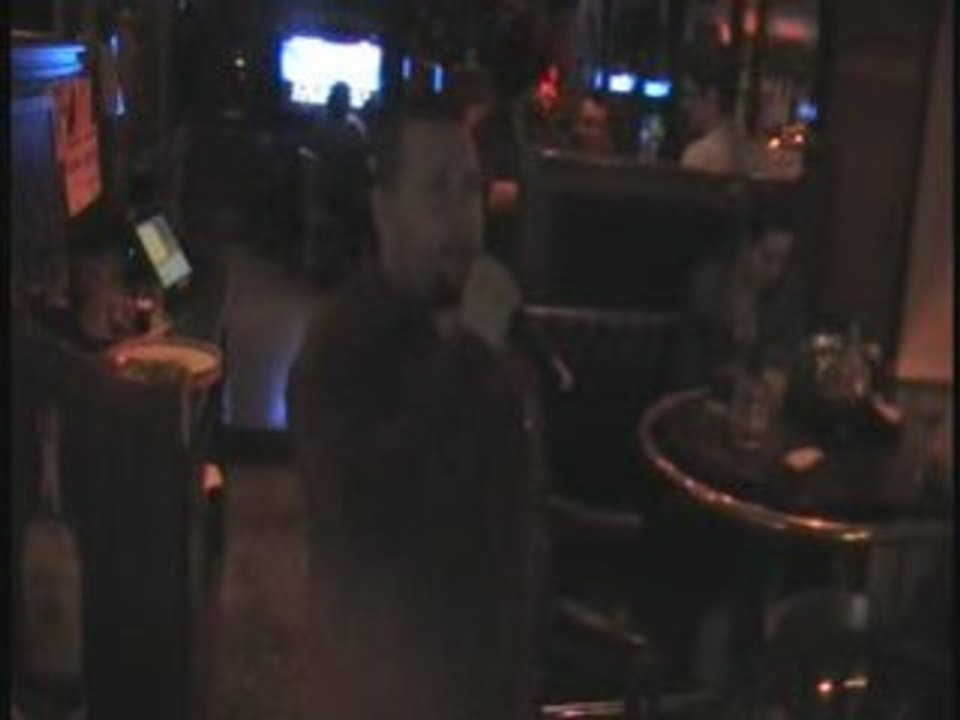 SYLVAIN  chante "Gold ville de lumiere"