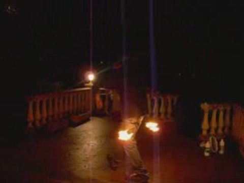 nounours bolas et cracheur de feu !