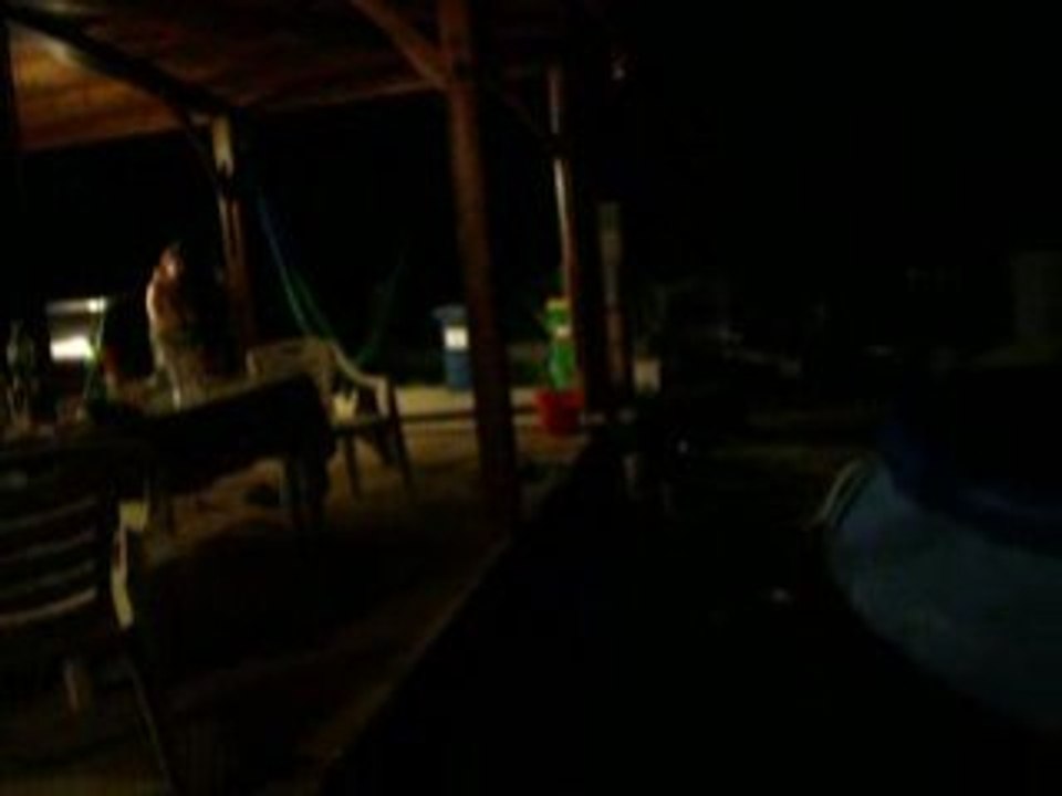 régis a la reunion dans la piscine