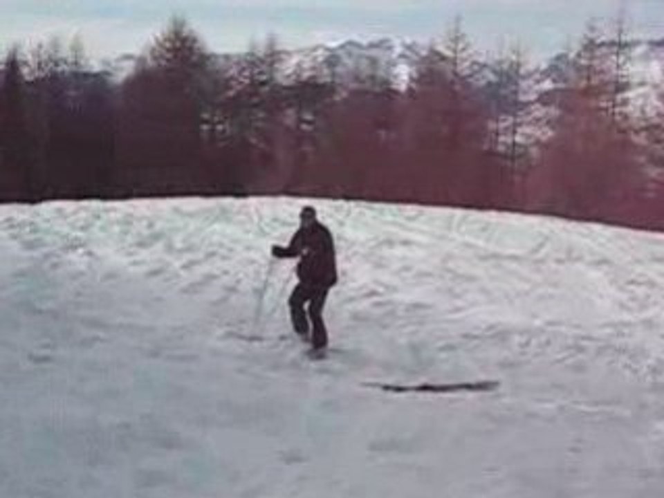 Aterrissage délicat pour Loulou en ski 1 - Les Arcs 2009