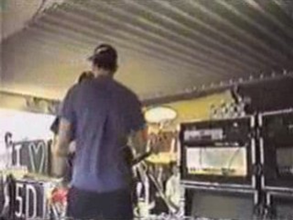 09 blink-182 - The Country Song (live FSAS opening 1999)