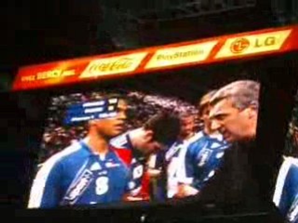 france hand bercy3