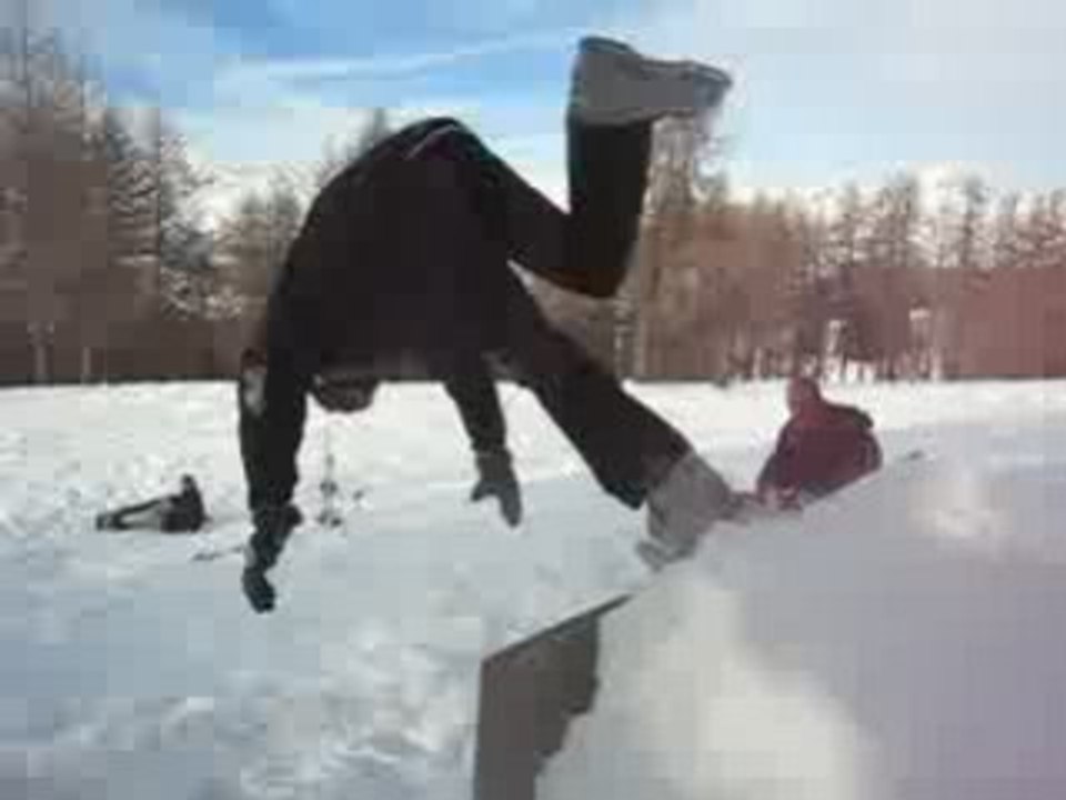 Loulou saute sans ski - Les Arcs 2009