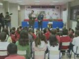 escolares felicitan la navidad a las tropas españolas