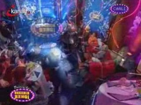 Nil Burak - Yalnizim Ben