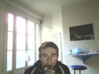 Wiwi égratigne "Shine"