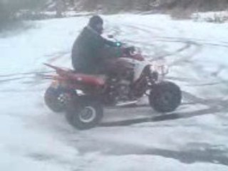 Glisse sur étang Gelé 2