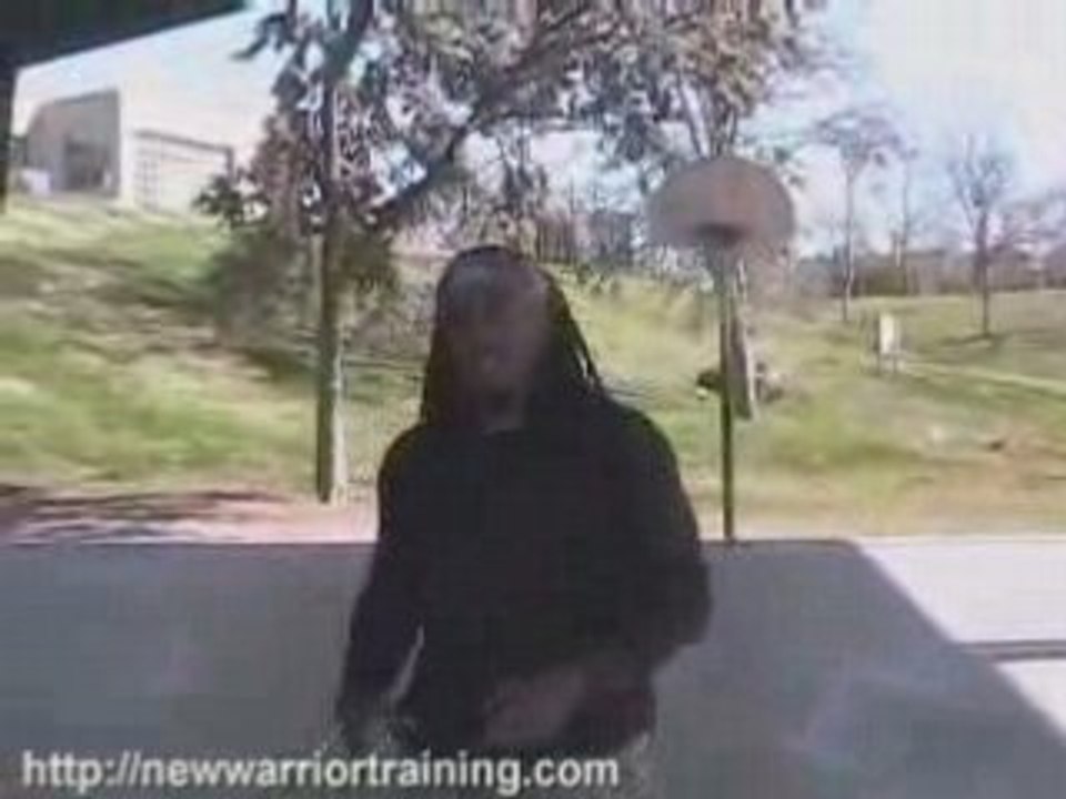 Houston Fitness Coach Sincere Hogan Demonstrates The ...