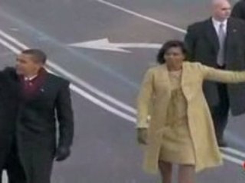 Barack et Michelle Obama à pied  vers la maison blanche