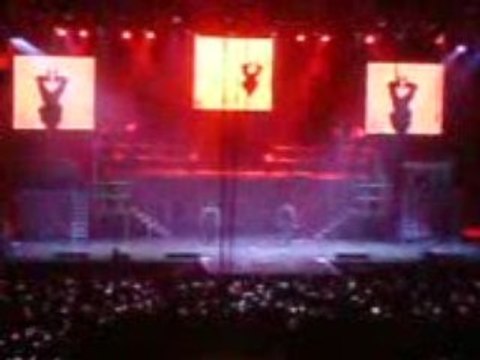 Chris Brown au Dôme : Entrée