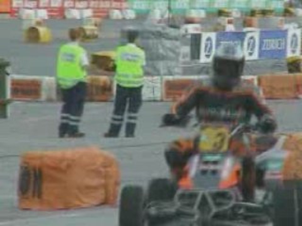 Supermotard/glisse sur sol trempé