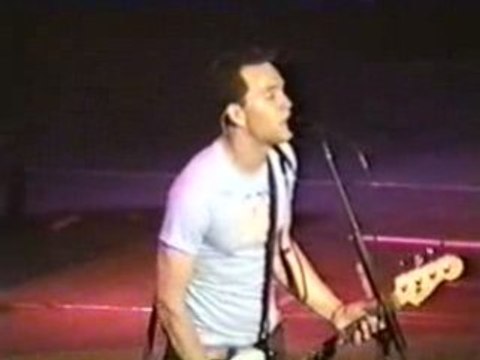 07 Blink-182 - Going Away To College (Chicago 1999)