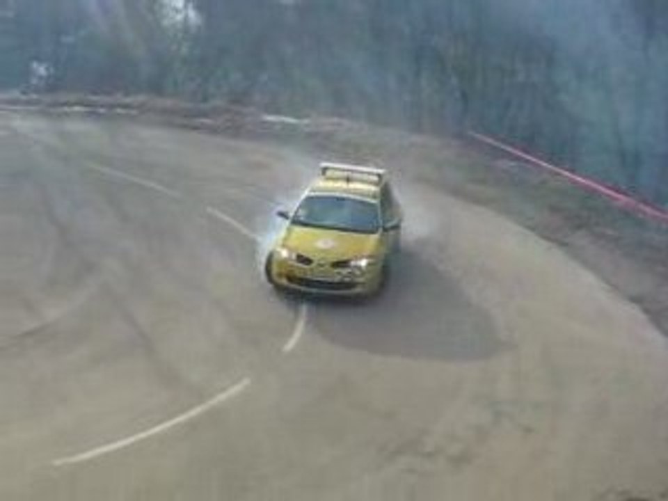 Megane 2 voiture ouvreuse rallye monte carlo 2009