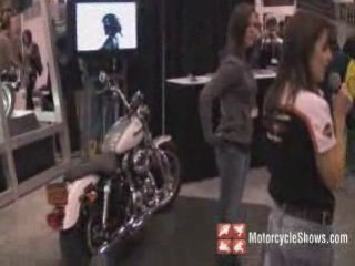 How to Lift a Dropped Motorcycle