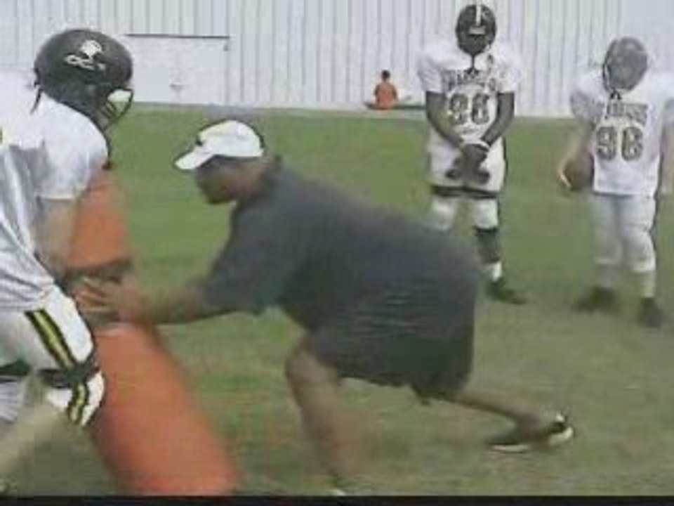 Football Offensive line how to block a bigger opponent