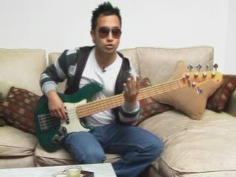 Víctor Guardado te da consejos para tocar el bajo