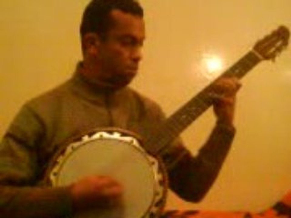 Moual banjo