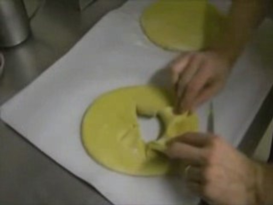 Soleil de marcillac fouace aveyron tradition-aveyronnaise.fr