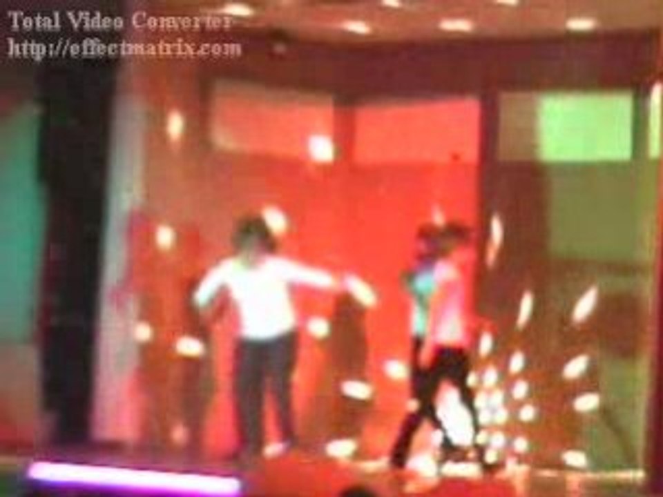 Womanizer-Britney Spears --> Dansé aveec vous =)