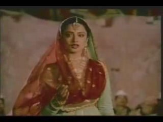 Asha Bhosle Ye kya jage hai  (What is this place, friends?)