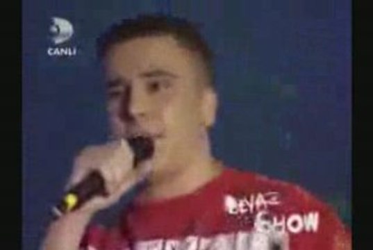 Musa Feat Gülsah Yalnizim Çek Git Bebegim Uzaklara