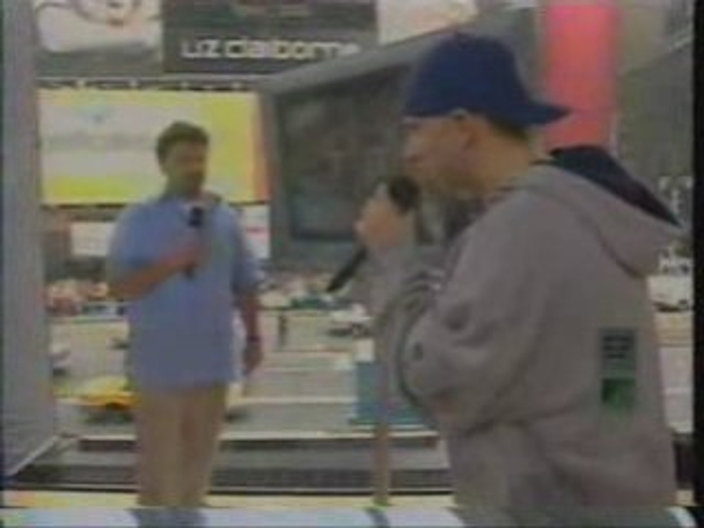 ⁣Eminem TRL 2000
