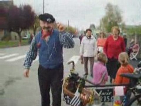 Courir pour un enfant avec mario et son petit vélo à(évran)