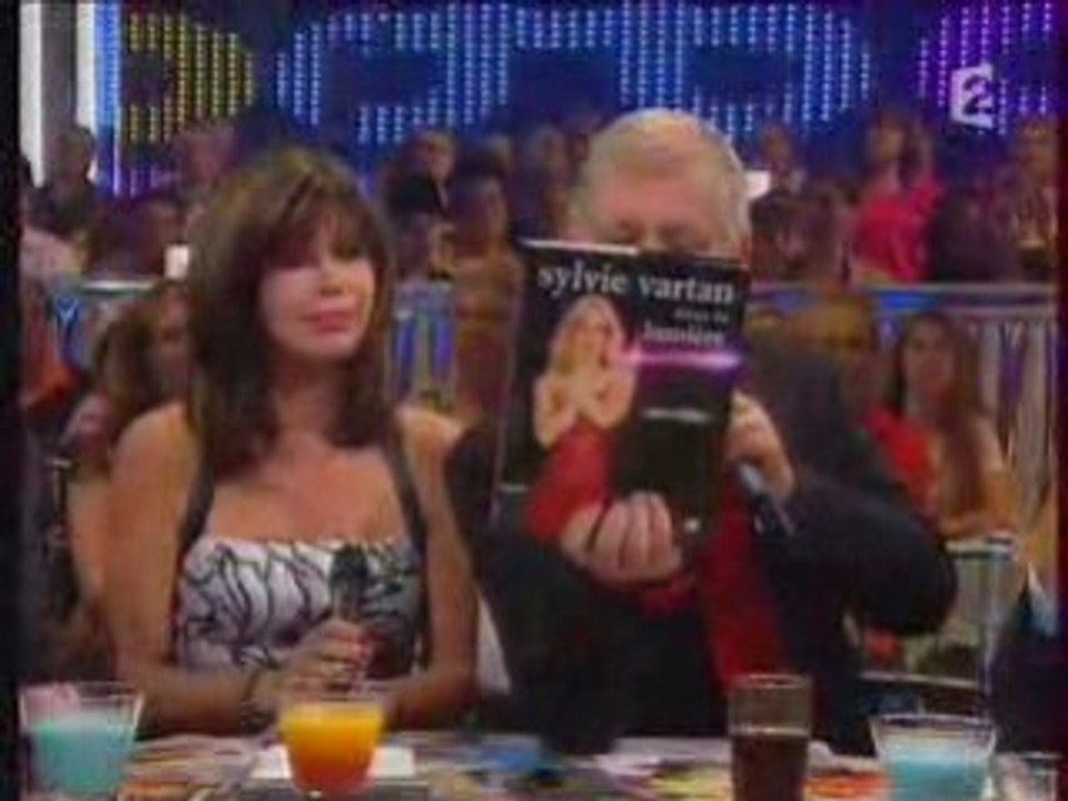 Sylvie Vartan - Il est cinq heures, Paris s'éveille