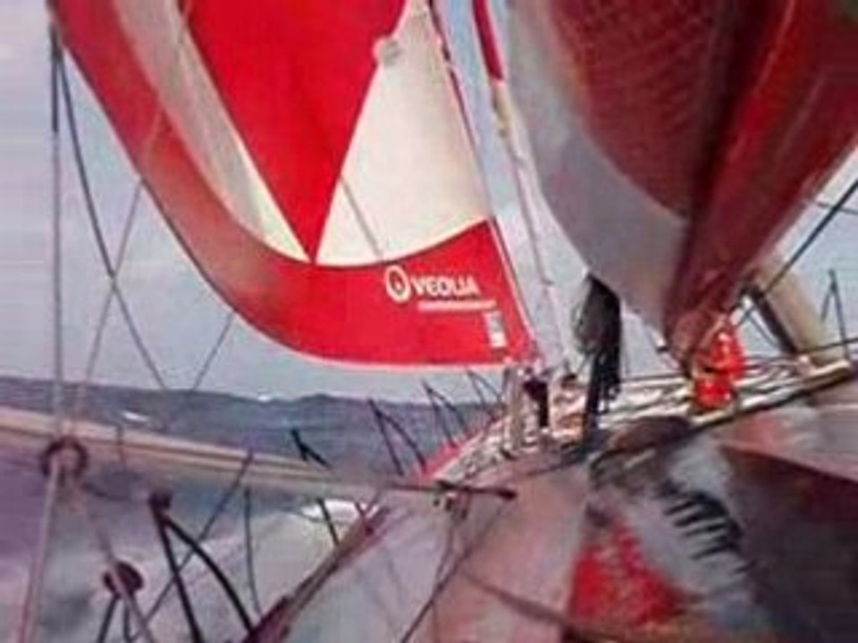 VEOLIA dans l'Atlantique lors du Vendée Globe 2008-2009.