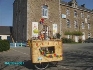 mario et son triporteur àSt james à paques