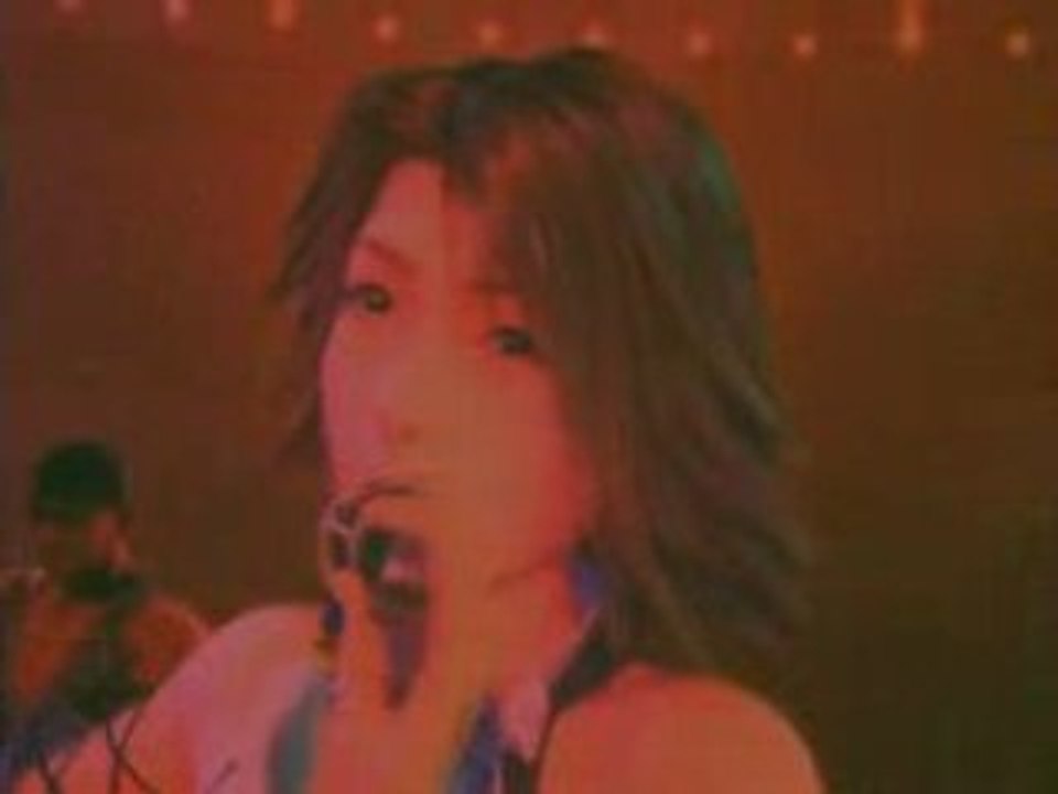 FF X-2 Yuna chante "Touch My Body"