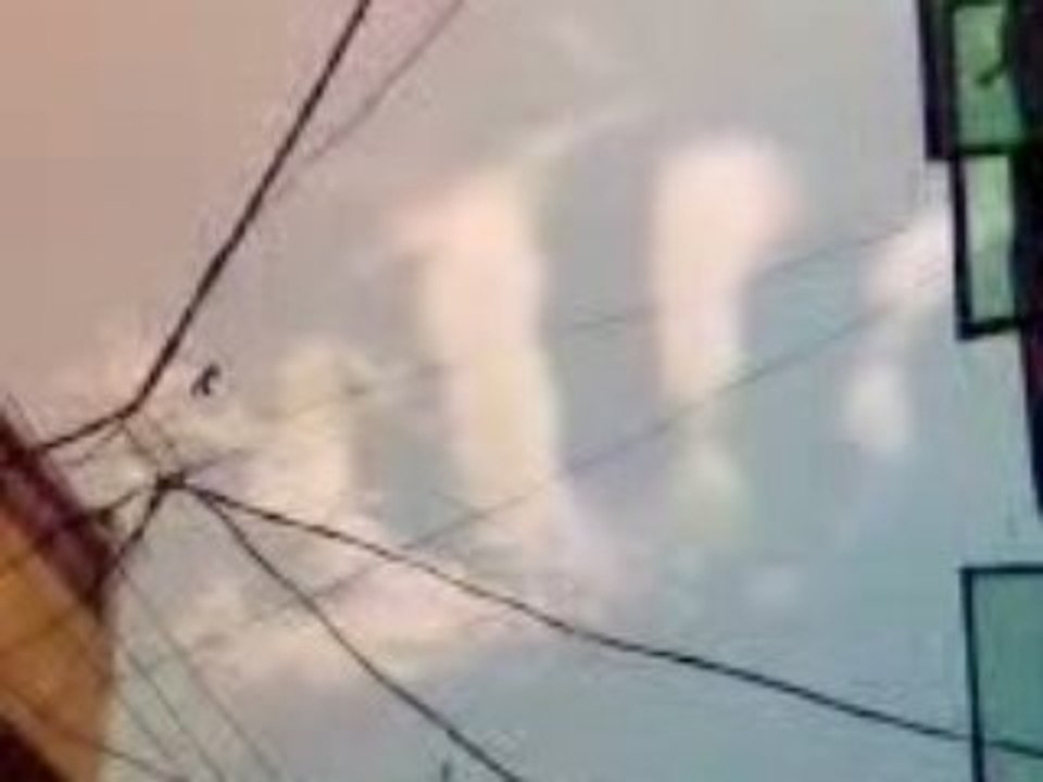 Miracle filmé - Nom d'Allah sur un nuage