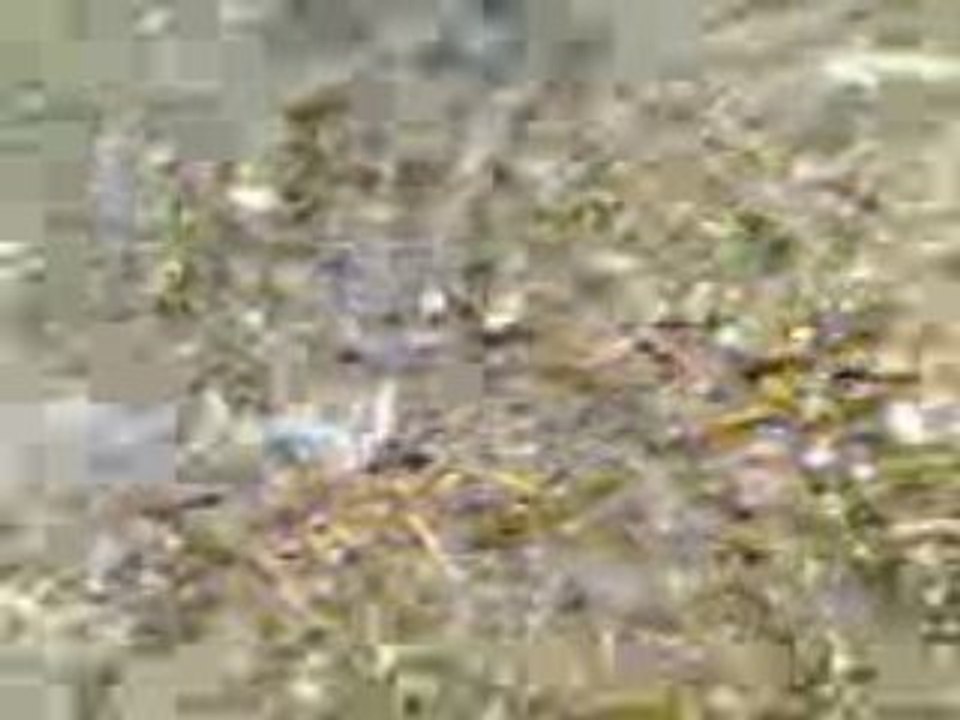 Fusée avec parachute qui par de coter