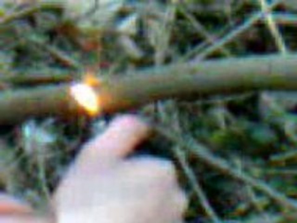 Fusée Luciole suivie d'une fusée normal siffleuse