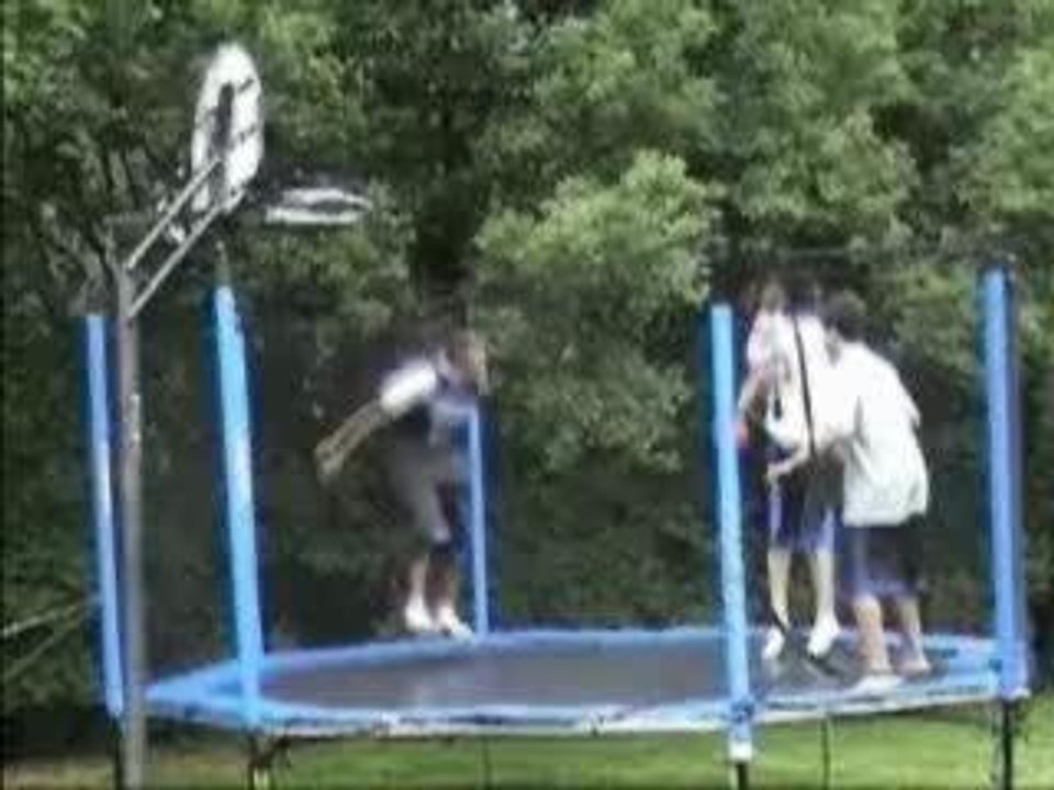 Méchant accident de trampoline
