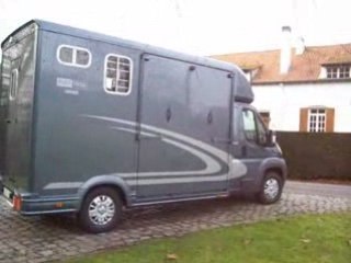 A VENDRE : Equi-trek VL 2 chevaux neuf. Vendeur agrée BXL.