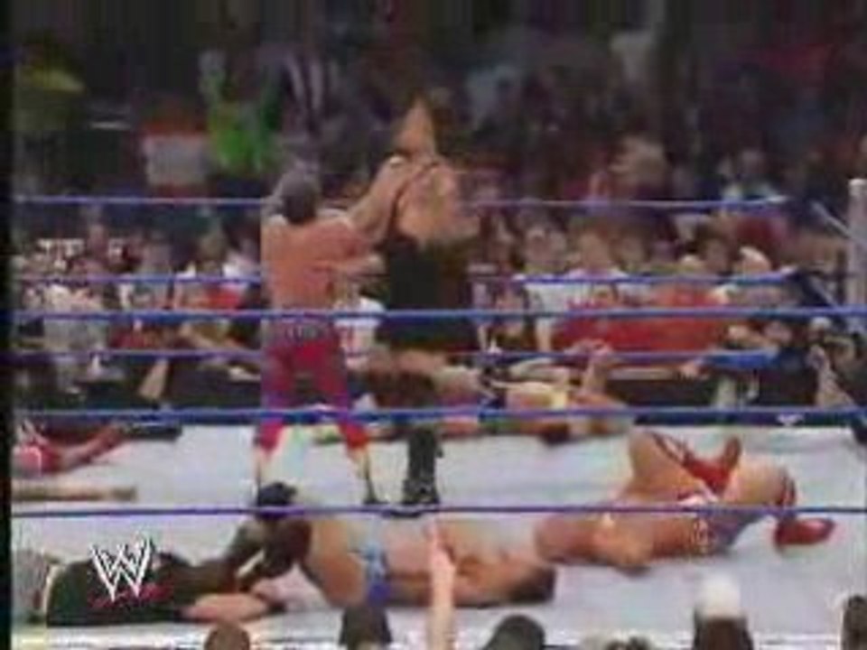 Big Show Takes Out The Entire Smackdown Roster