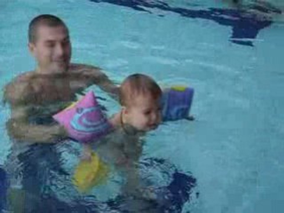Gabrielle a la Piscine