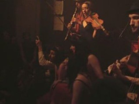 LES SOEURS MOUSTACHE : Rêve d'Enfant