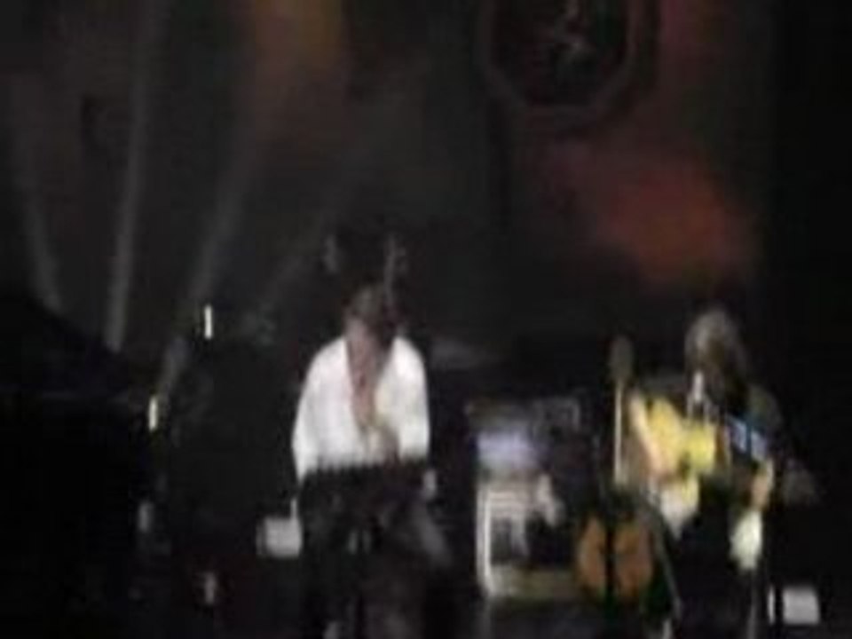 Tocando fondo - Ricardo Arjona [en VIVO] (Fragmento)