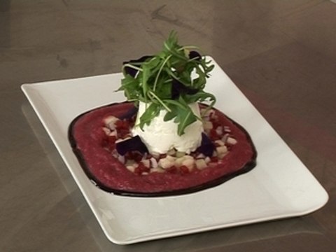 Faisselle fraîche et riviera de légumes croquants aux fleurs